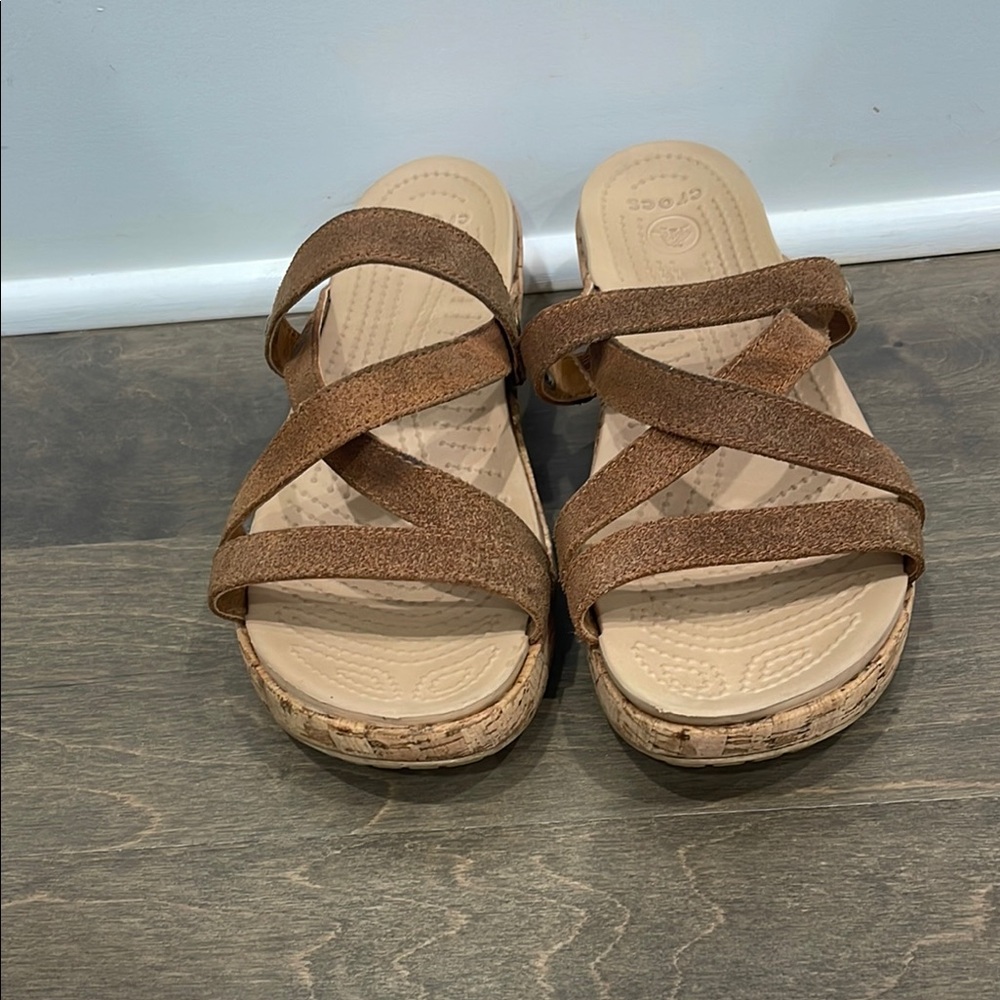 CROCS pre-loved size 8